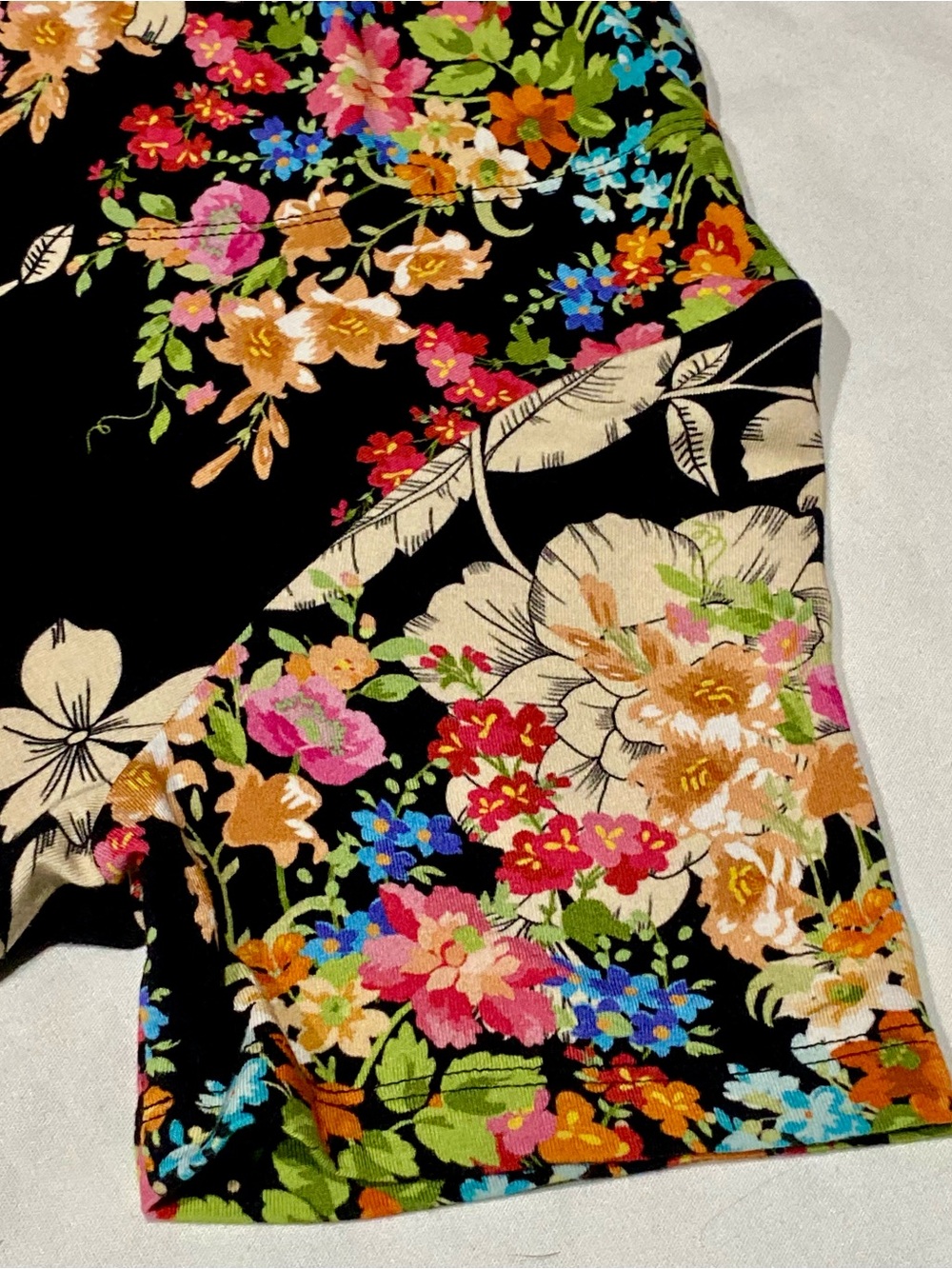 Johnny Was Redland Favorite Top Black Base Cream Floral Print Multi Color Border - Picture 4 of 12